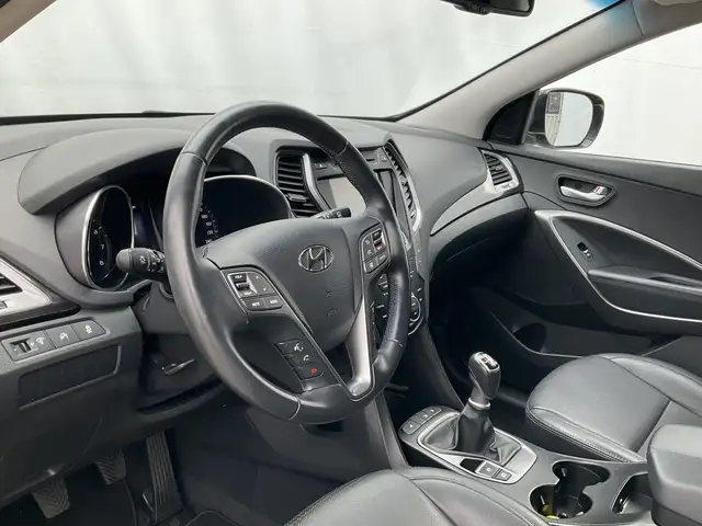 Hyundai Santa Fe view 3