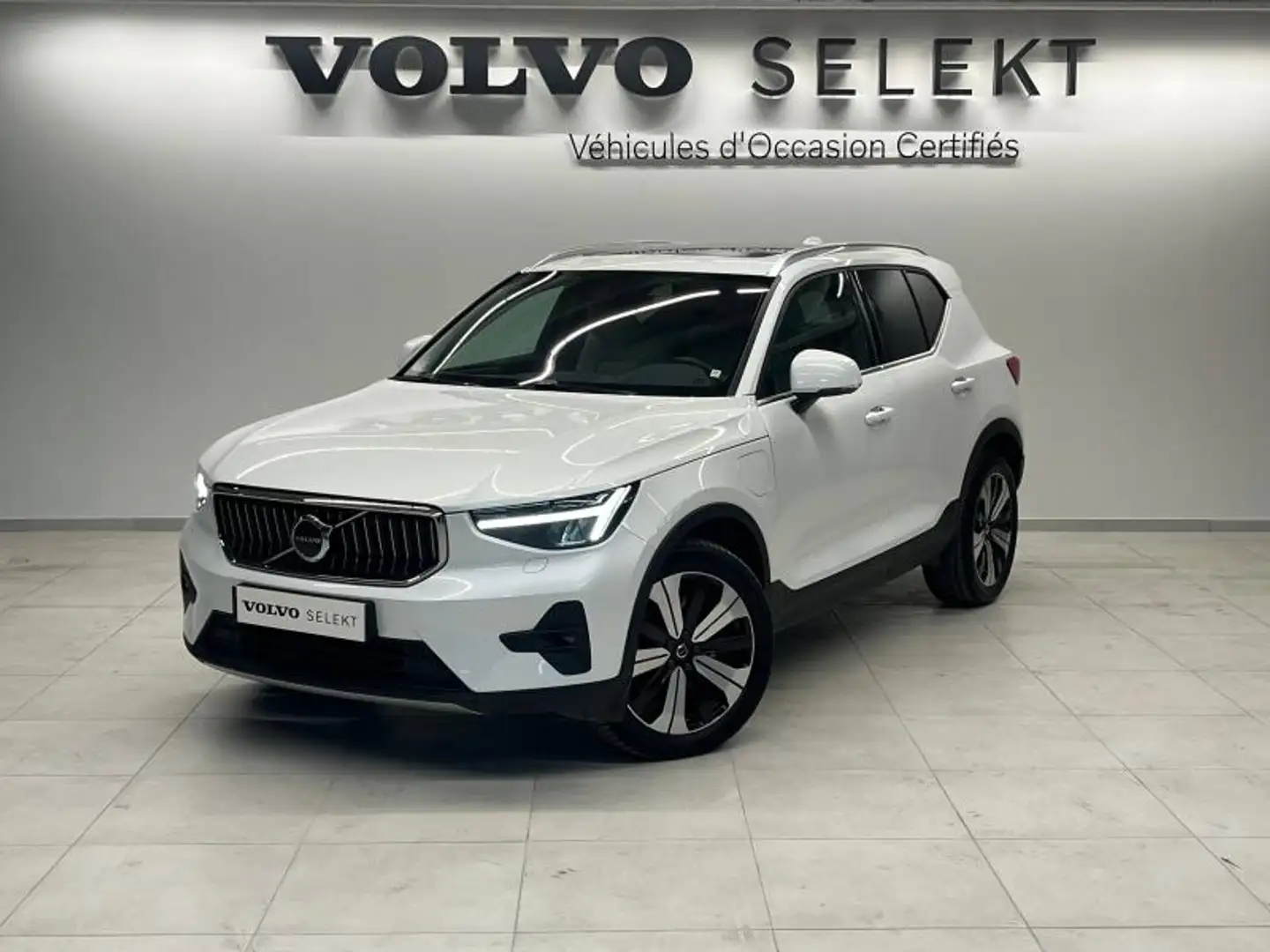 Volvo XC40 T4 Recharge 129 + 82ch Ultimate DCT 7 Blanc - 1