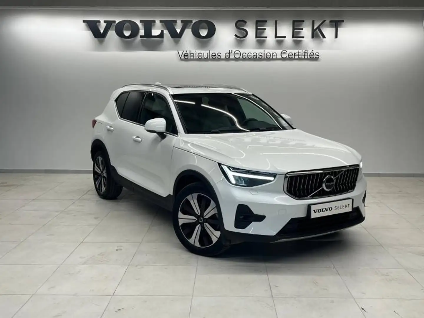 Volvo XC40 T4 Recharge 129 + 82ch Ultimate DCT 7 Blanc - 2