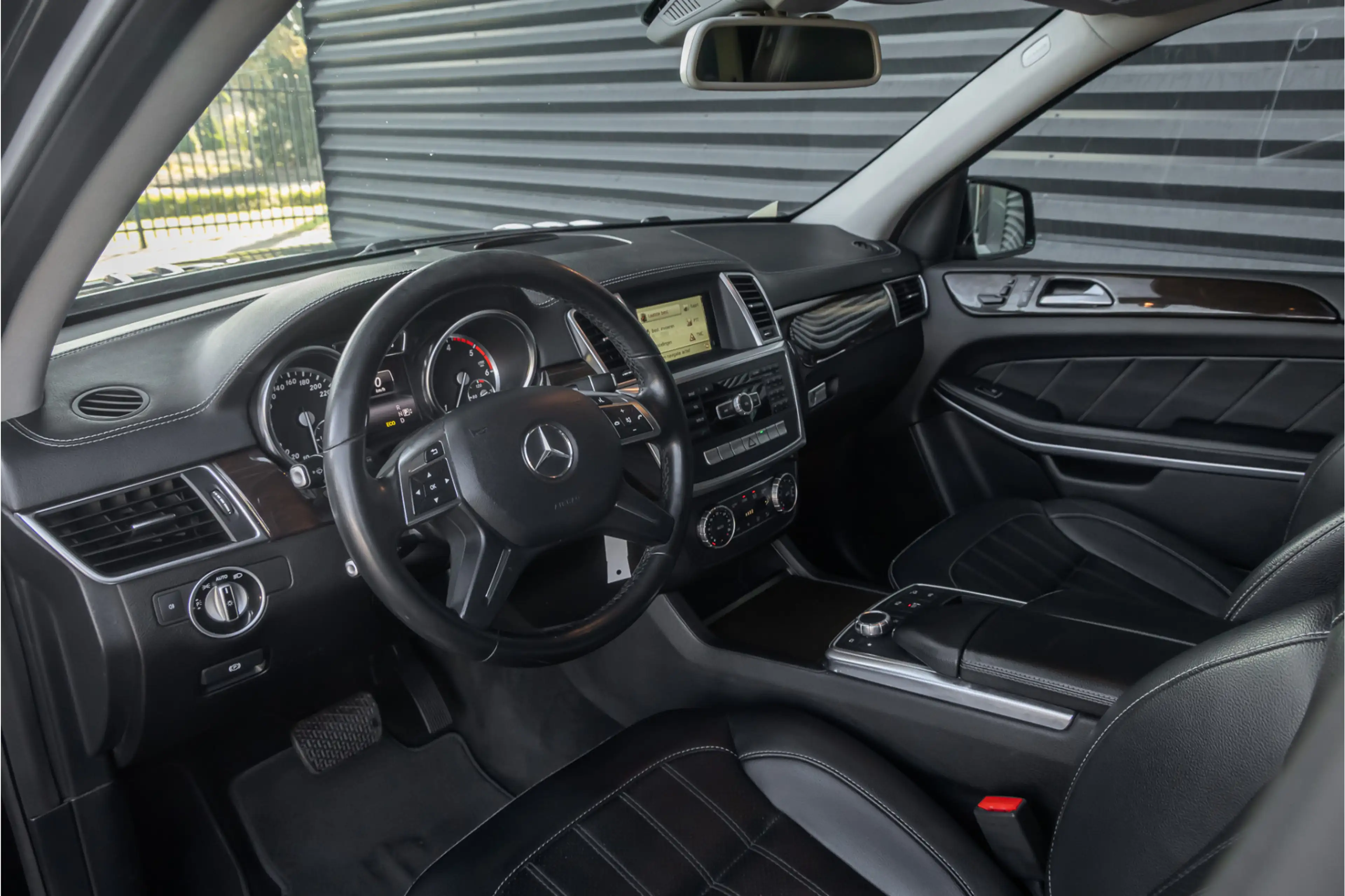 Mercedes-Benz GL 350 BlueTEC 4-Matic — photo 36