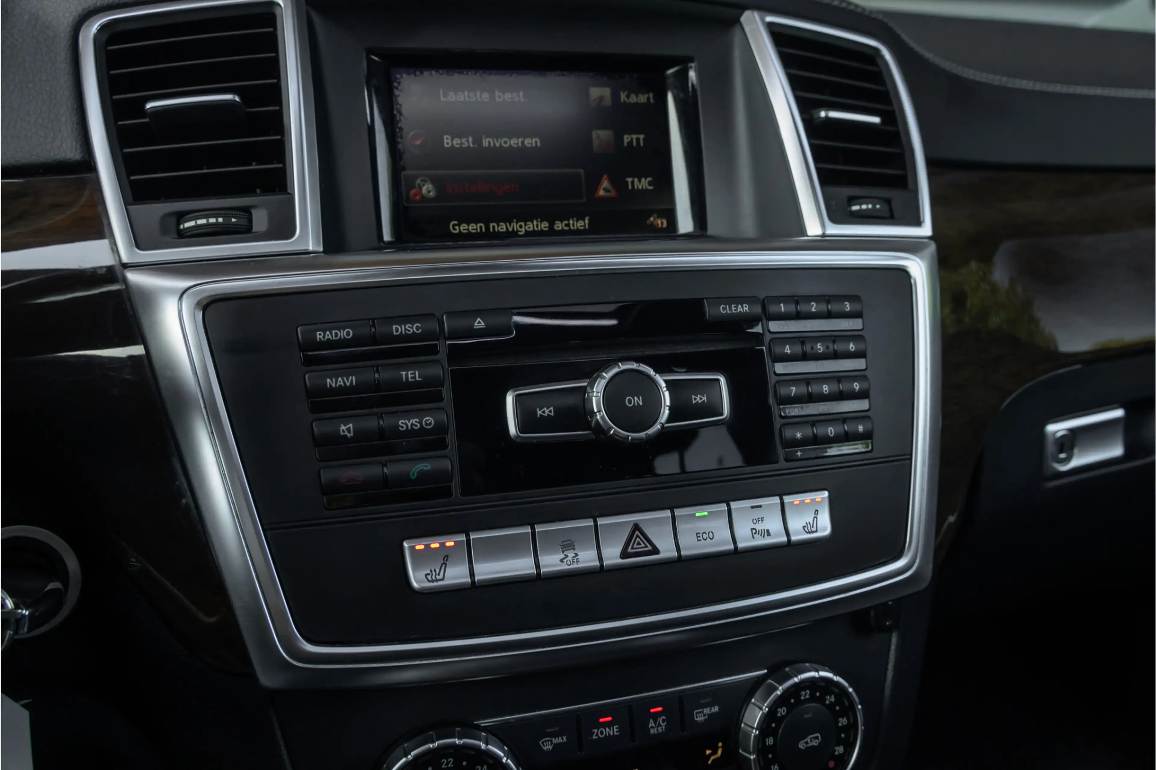 Mercedes-Benz GL 350 BlueTEC 4-Matic — photo 15