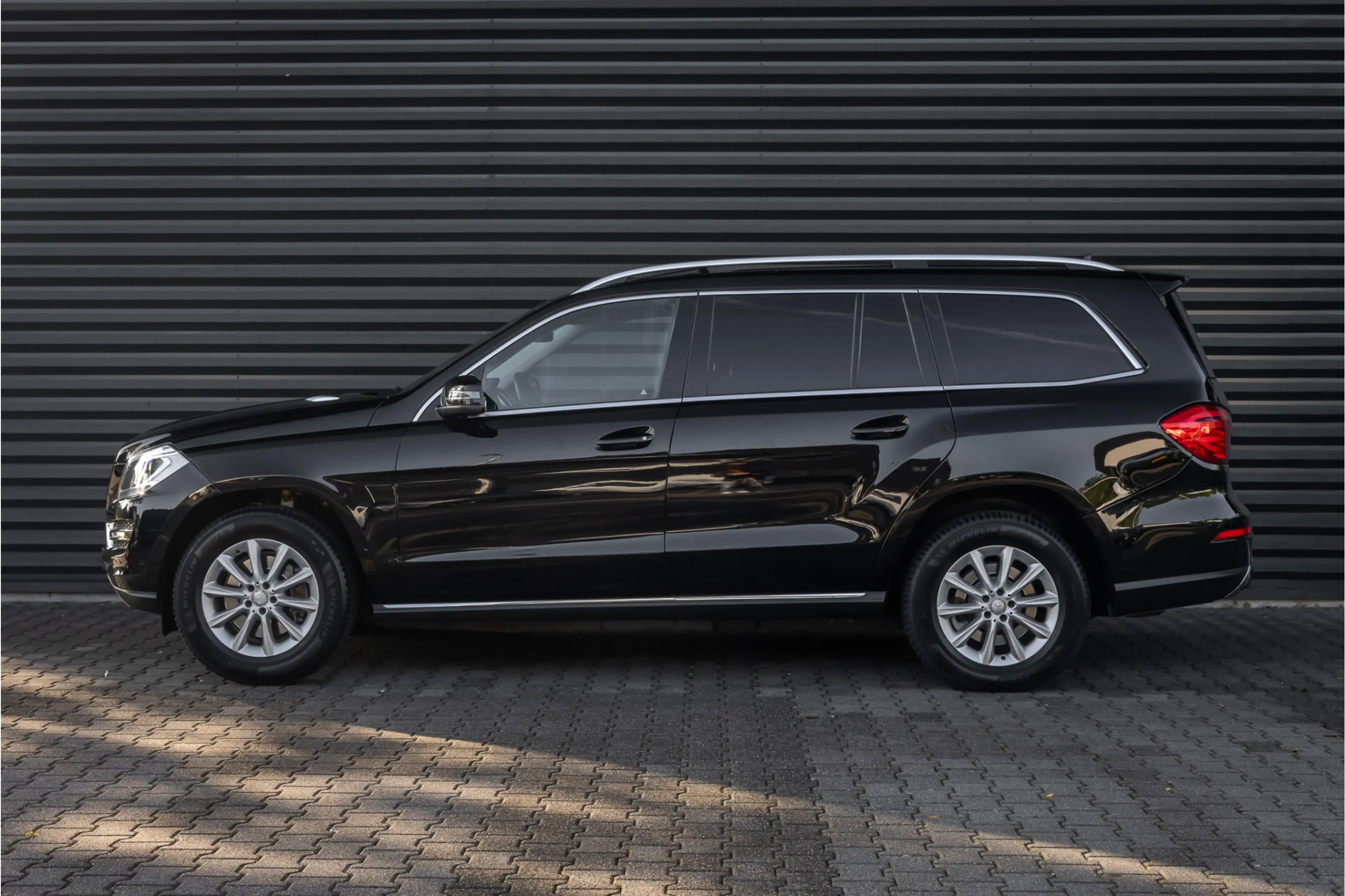 Mercedes-Benz GL 350 BlueTEC 4-Matic — photo 2