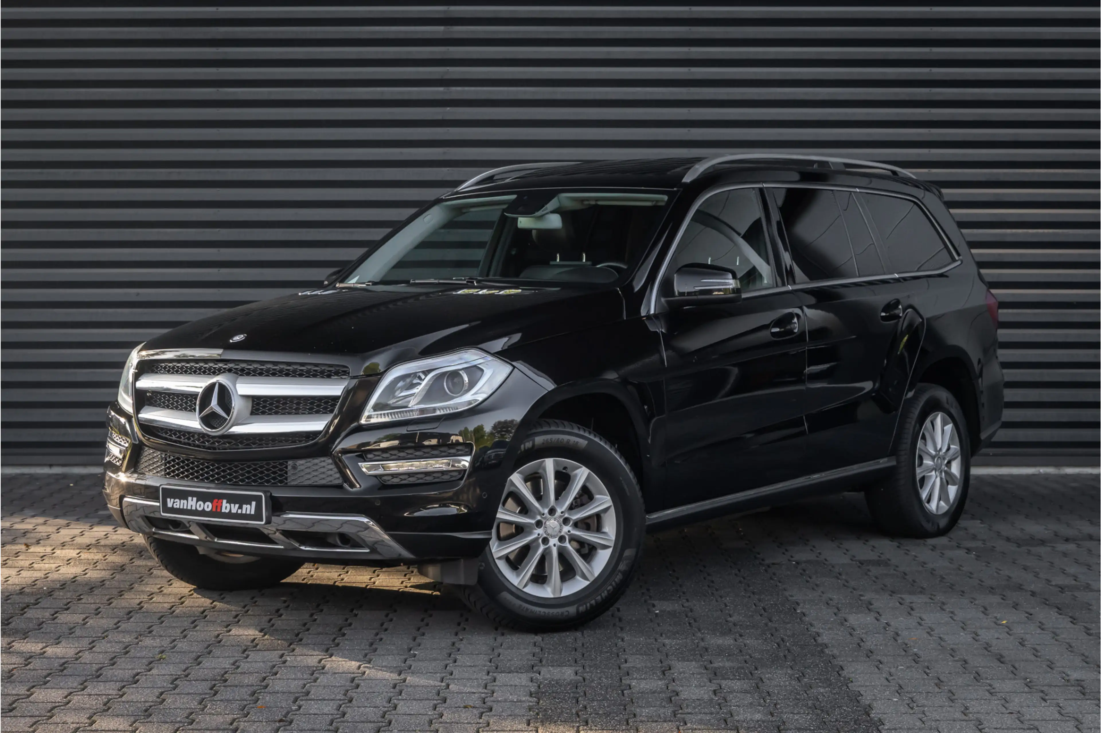 Mercedes-Benz GL 350 BlueTEC 4-Matic — photo 26