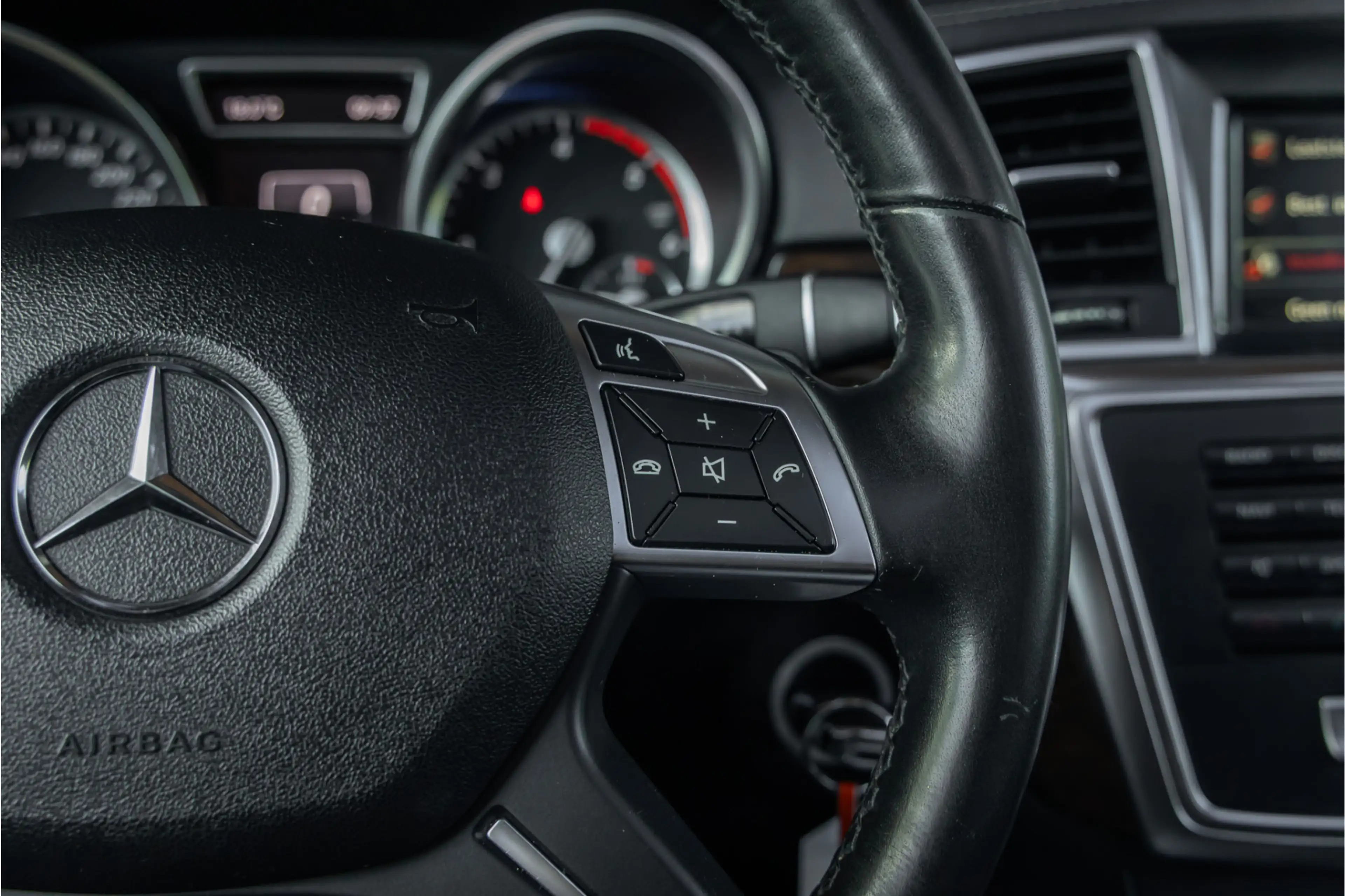Mercedes-Benz GL 350 BlueTEC 4-Matic — photo 44