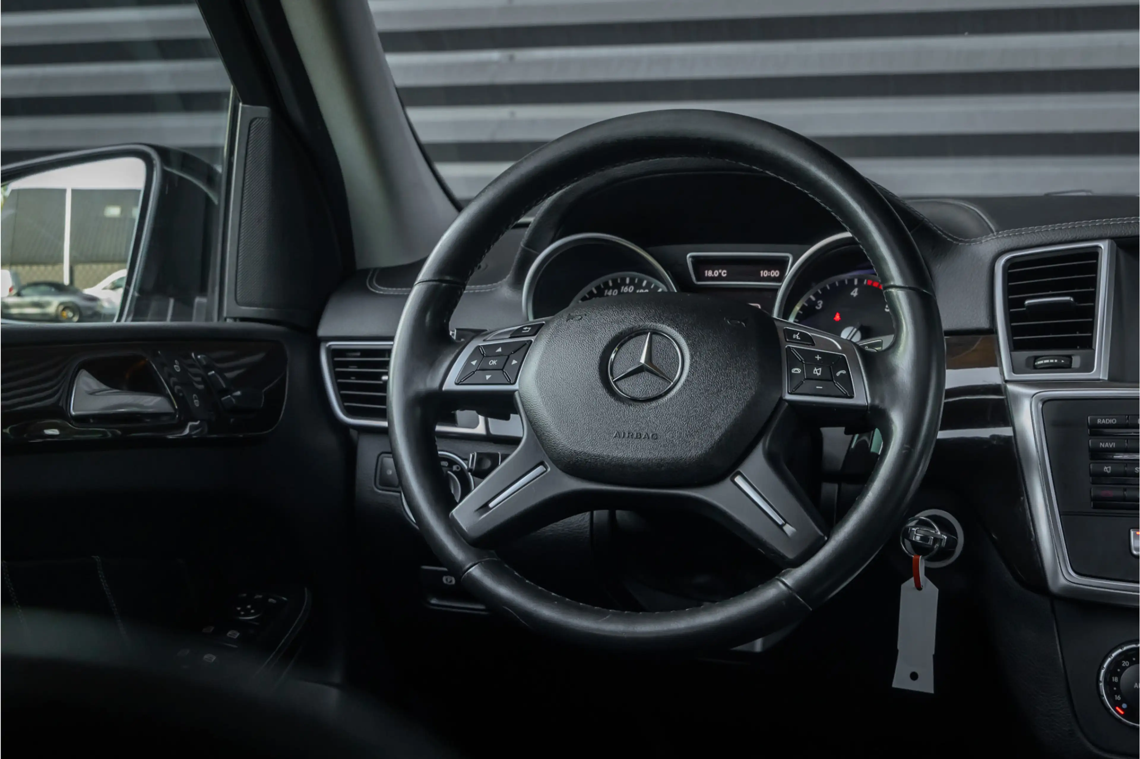 Mercedes-Benz GL 350 BlueTEC 4-Matic — photo 21