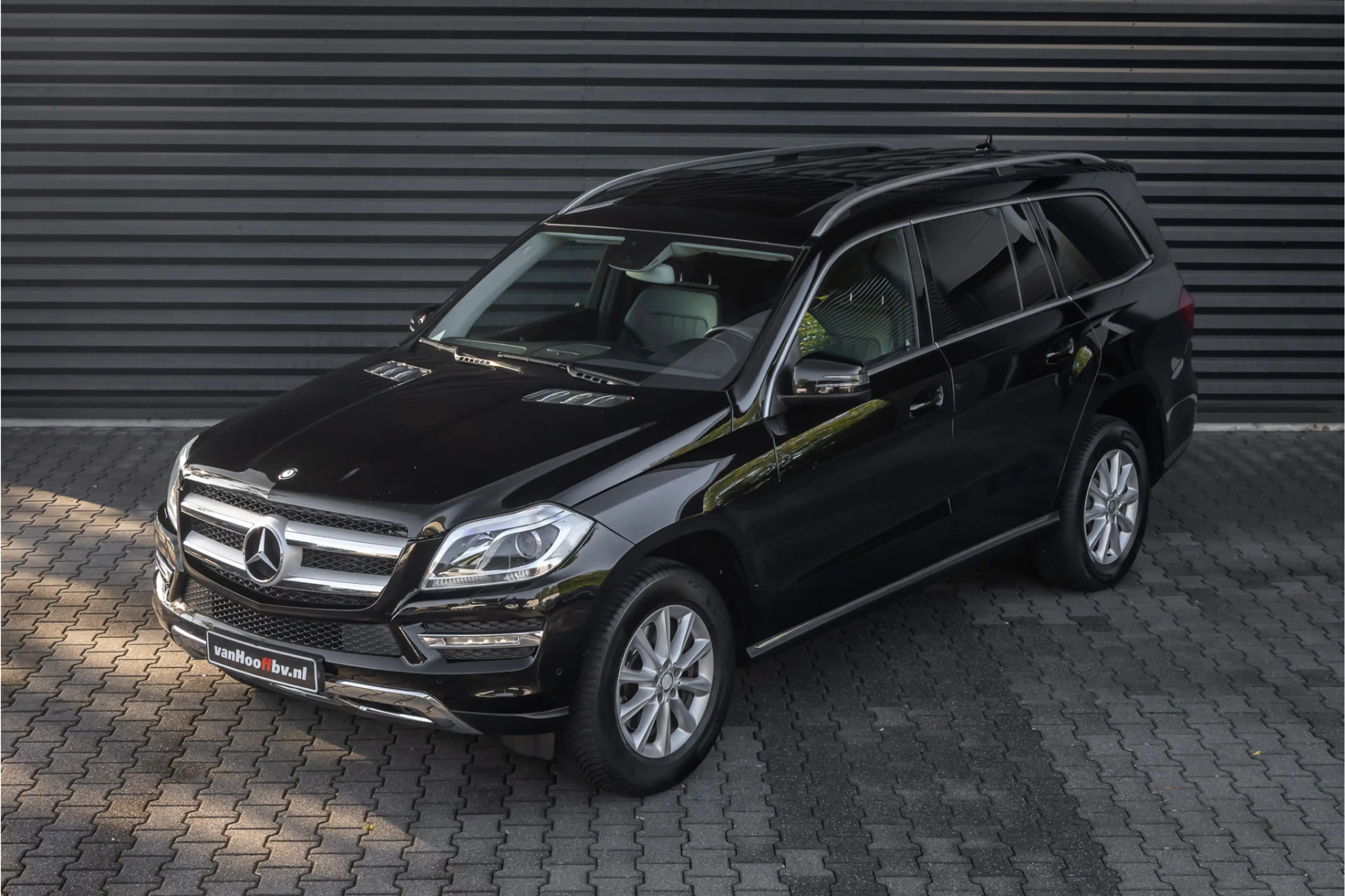 Mercedes-Benz GL 350 BlueTEC 4-Matic — photo 3
