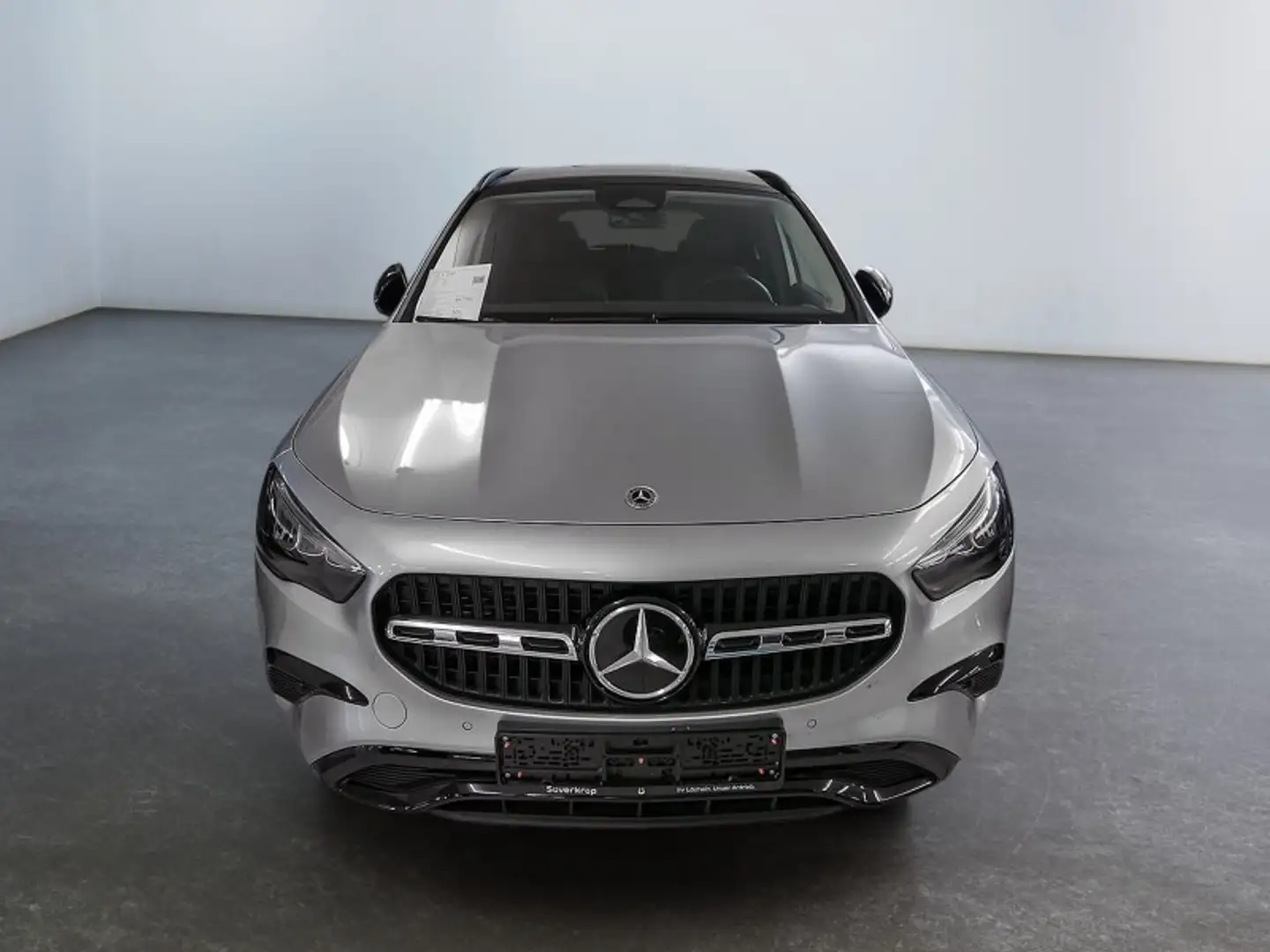 Mercedes-Benz GLA 200 , PROGRESSIVE NIGHT SPUR DISTR PANO AHK Silber - 2