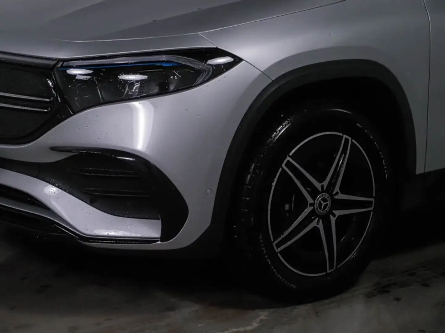 Mercedes-Benz EQA 300 EQA 300 4M AMG Line/Advanced+/Night/Totw./Keyles Silber - 2