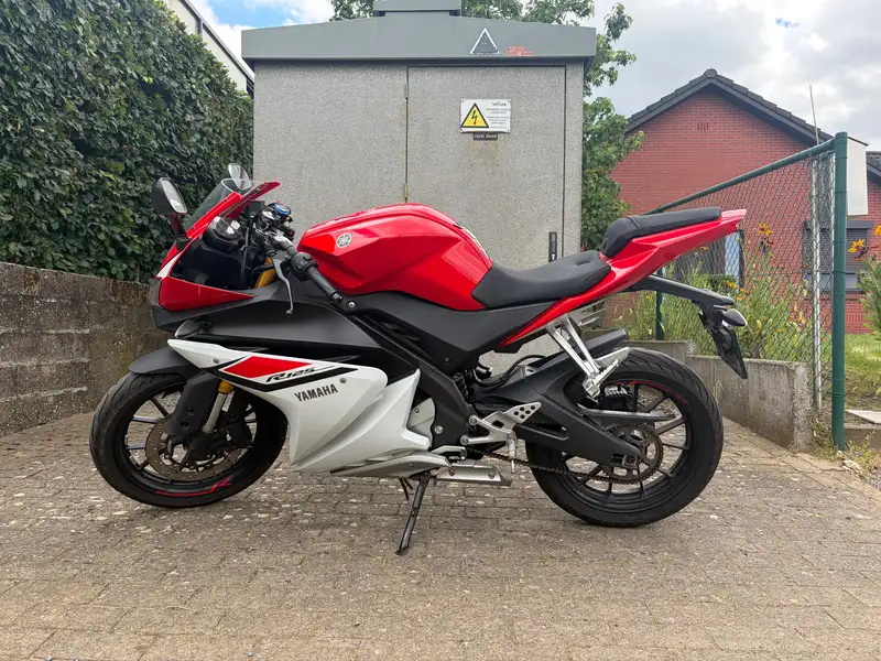 Yamaha YZF-R125 - foto 3
