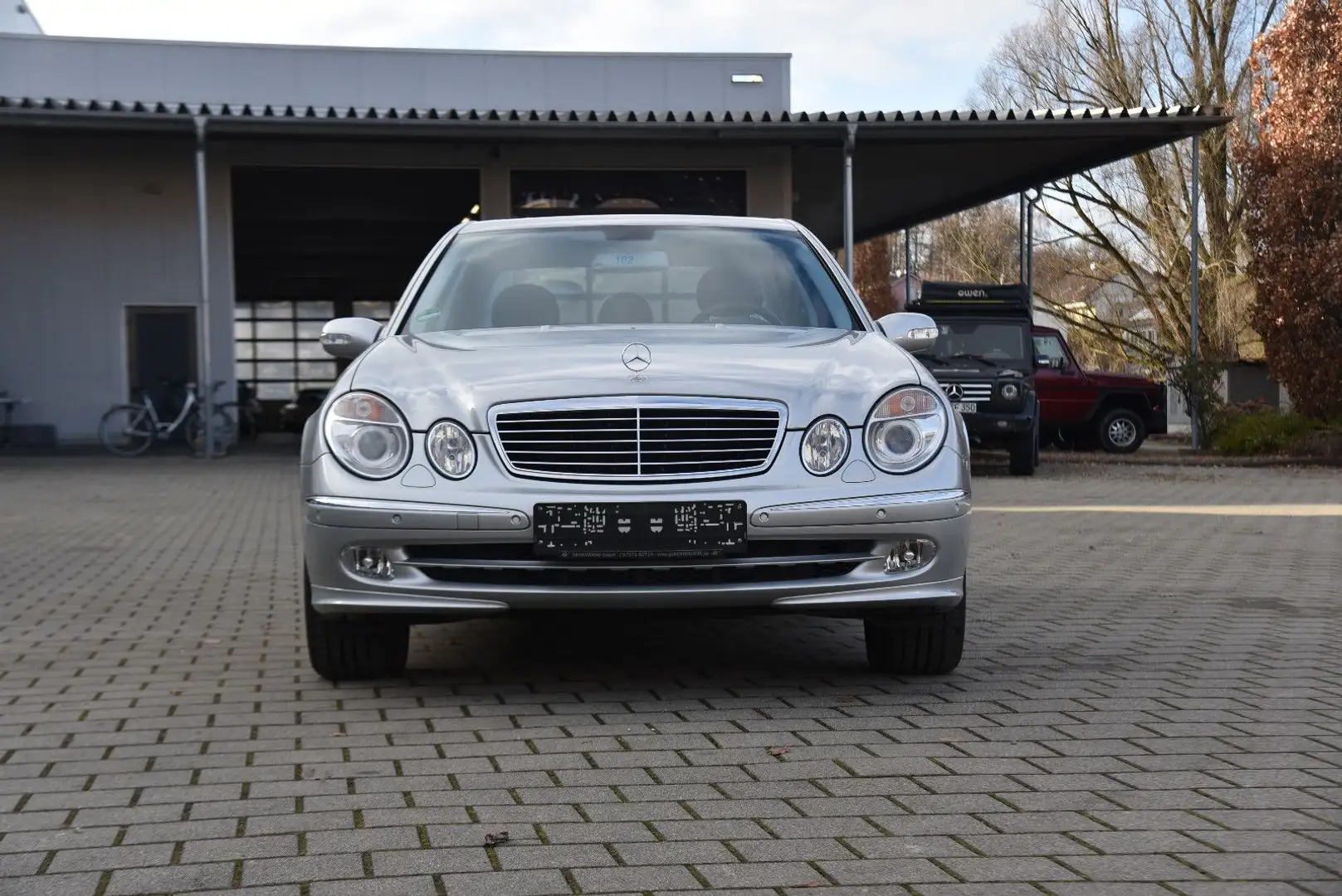 Mercedes-Benz E 320 AVANTGARDE Silber - 2