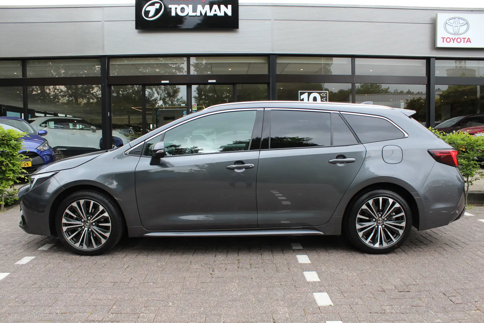 Toyota Corolla Touring Sports 1.8 Hybrid 140 Dynamic Plus | Rijkl Gris - 2