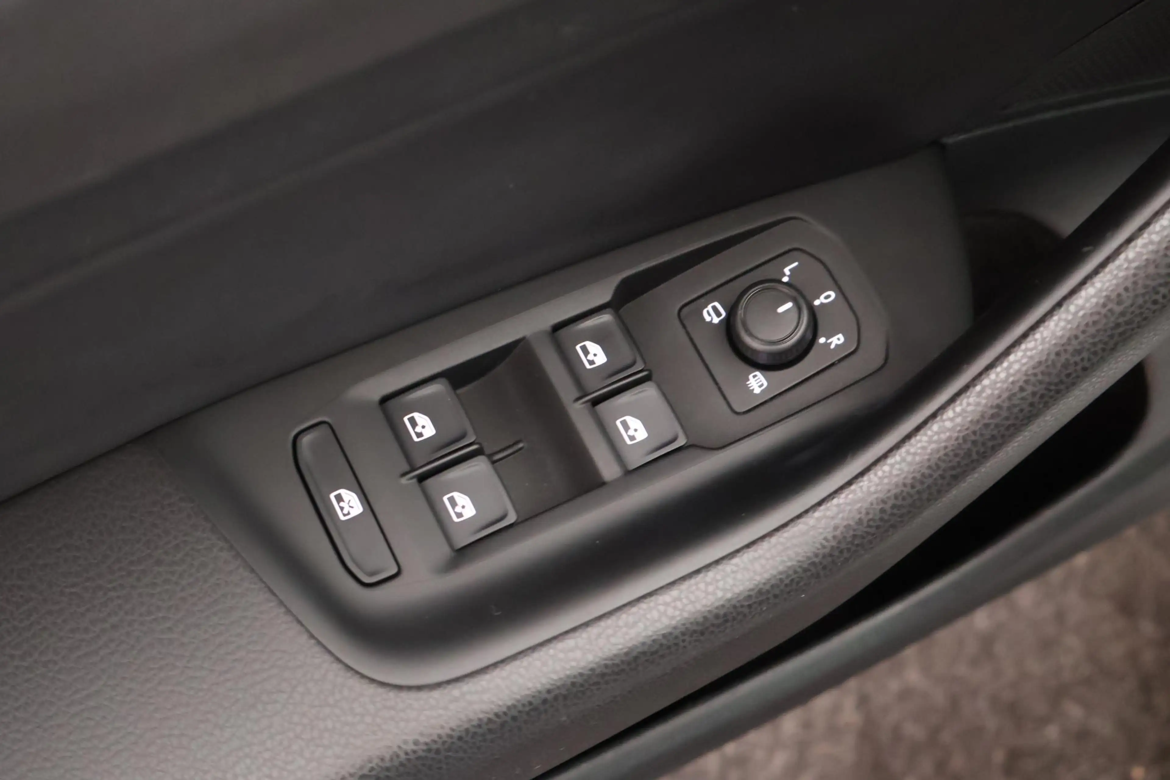 Volkswagen Arteon 1.5 TSI 150pk DSG 2x R-Line Trekhaak Stoelverwarmi — photo 13
