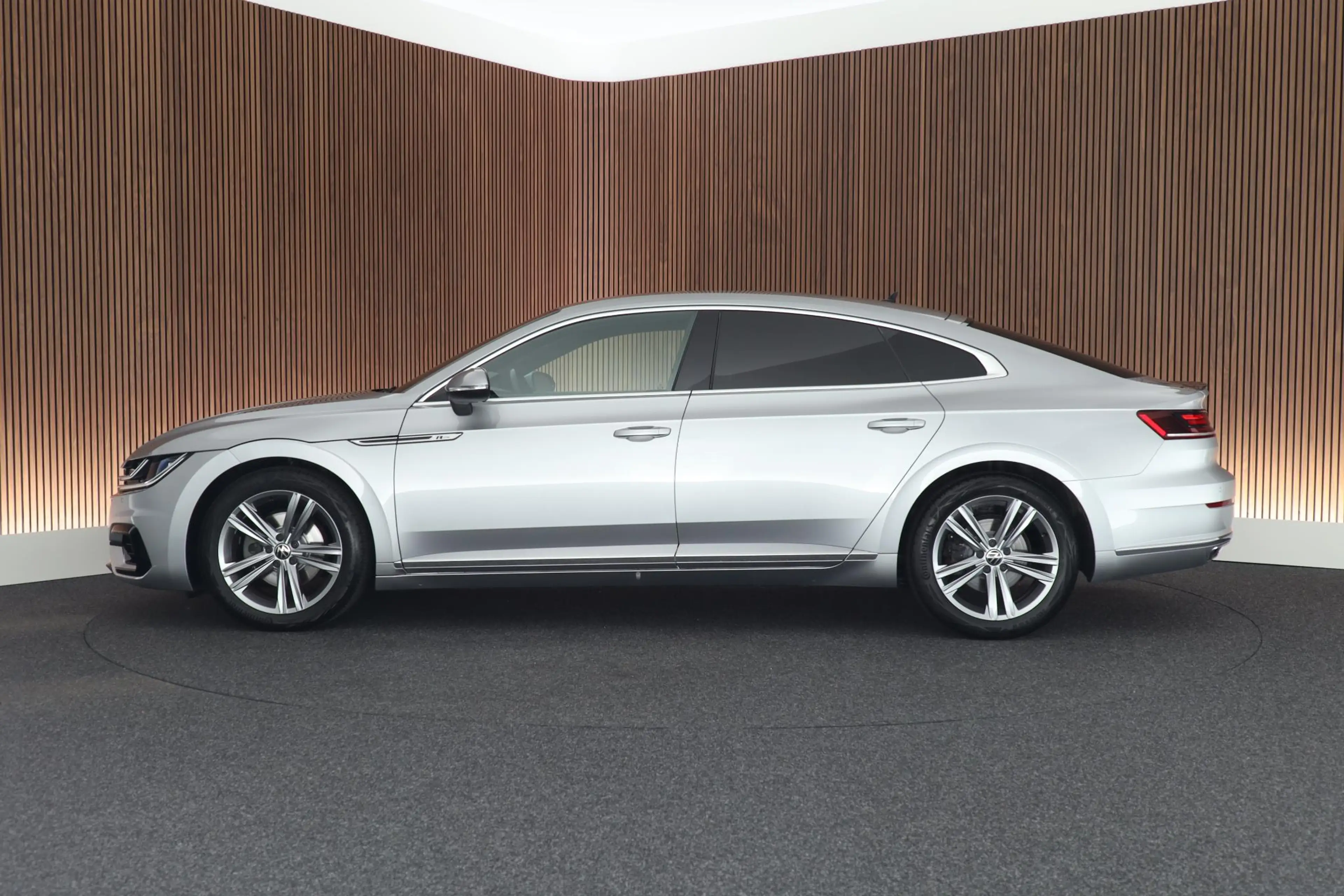 Volkswagen Arteon 1.5 TSI 150pk DSG 2x R-Line Trekhaak Stoelverwarmi — photo 6