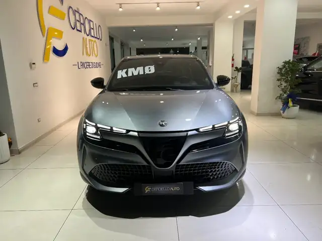 Alfa Romeo Junior 1.2 145 CV Hybrid eDCT6 Speciale da€319,00 mensili
