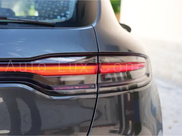 Porsche Macan view 12