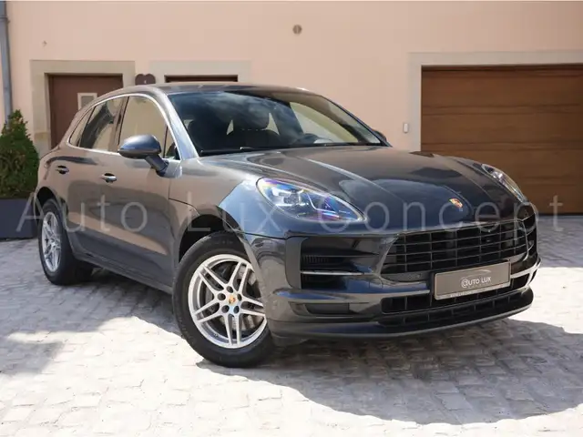 Porsche Macan view 2