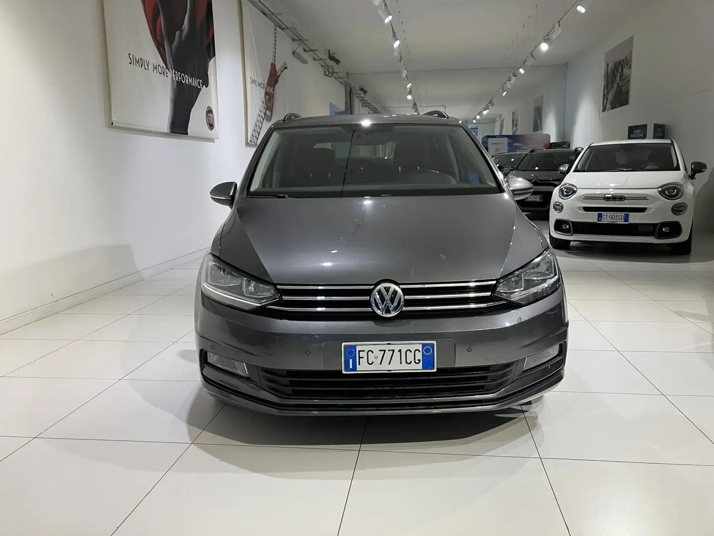 Volkswagen Touran Touran 2.0 TDI 150 CV SCR Comfortline BlueMotion Grigio - 2