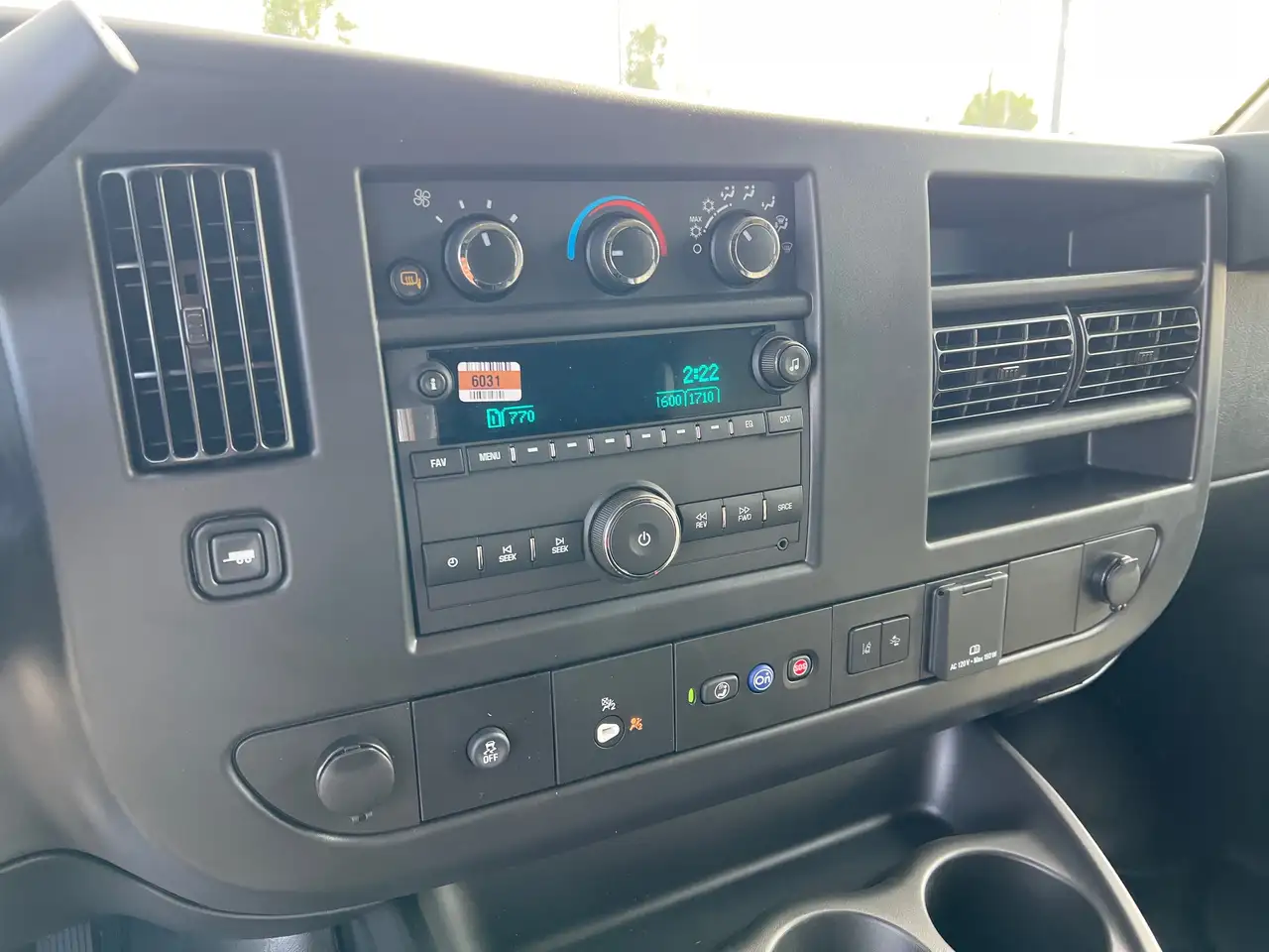 GMC Savana снимка GMC Savana