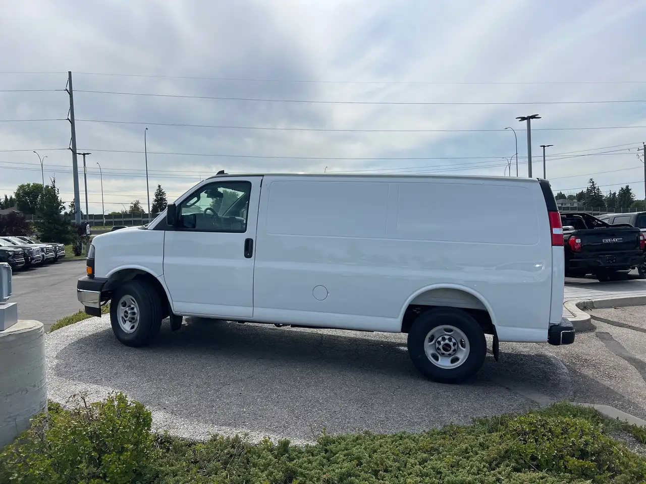 GMC Savana снимка GMC Savana