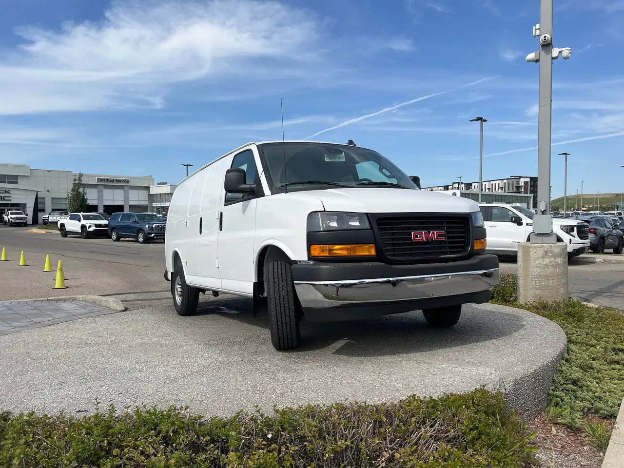 GMC Savana снимка GMC Savana