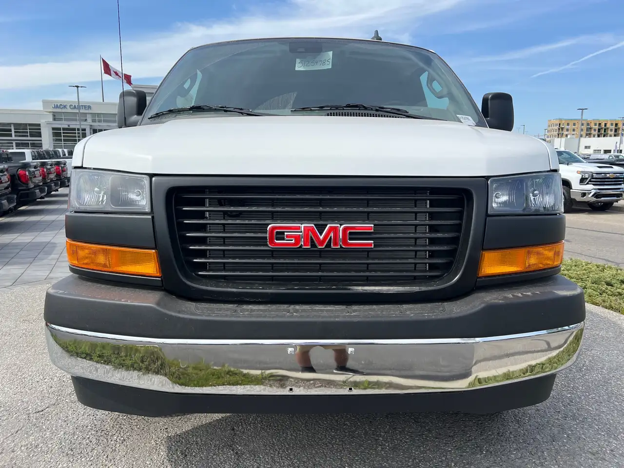 GMC Savana снимка GMC Savana