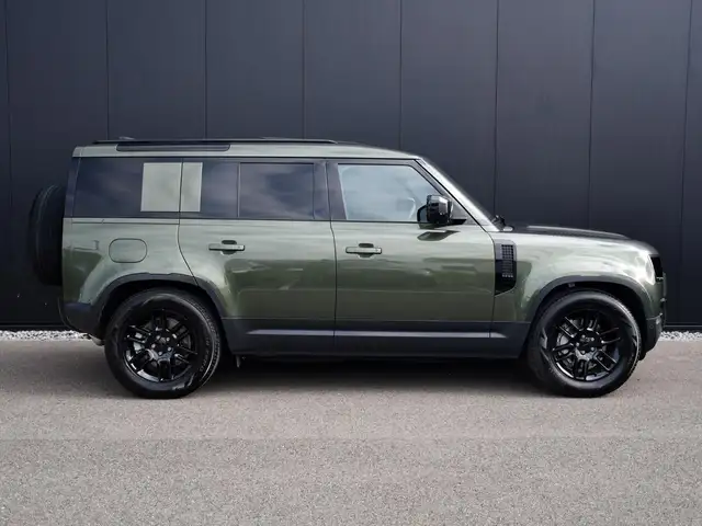 Land Rover Defender view 27
