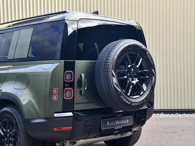 Land Rover Defender view 12