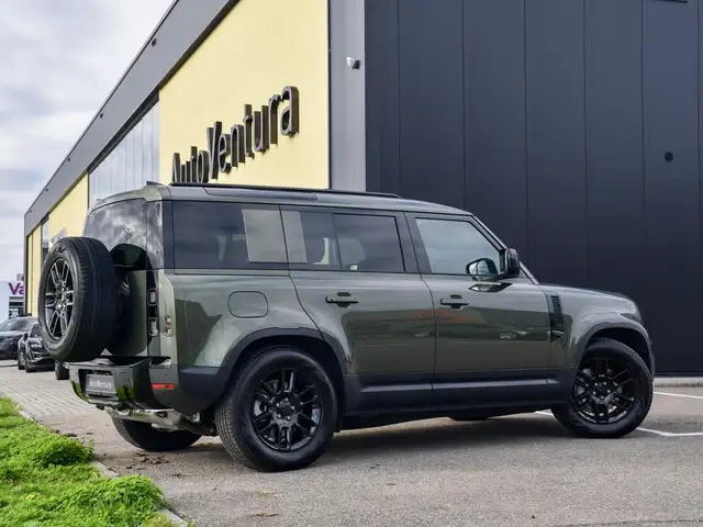 Land Rover Defender view 6