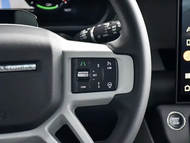 Land Rover Defender view 15