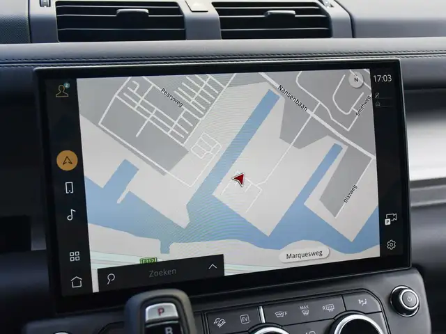 Land Rover Defender view 21