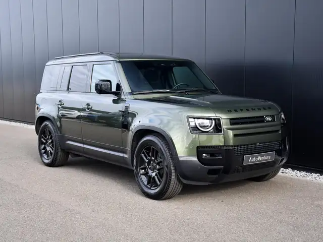 Land Rover Defender view 28
