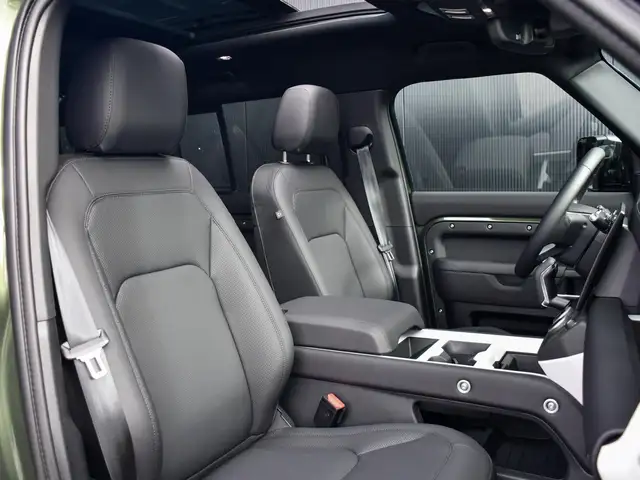Land Rover Defender view 9