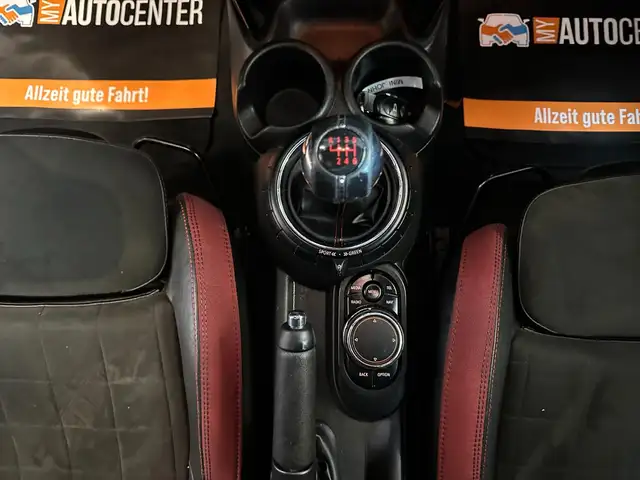 Mini Hatch view 9