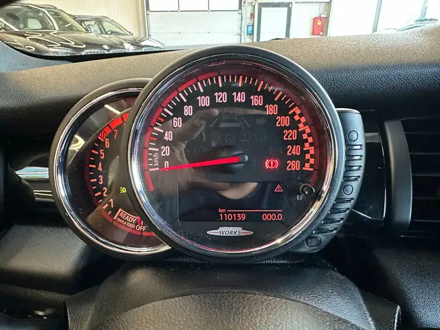 Mini Hatch view 13