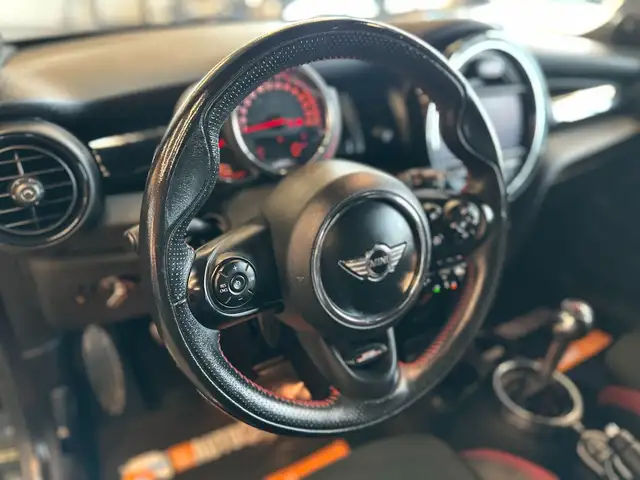 Mini Hatch view 10