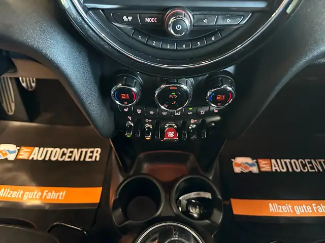 Mini Hatch view 8