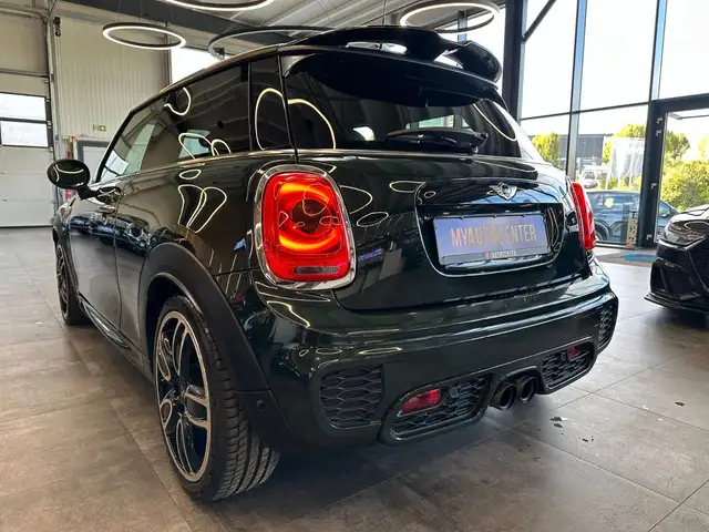 Mini Hatch view 5