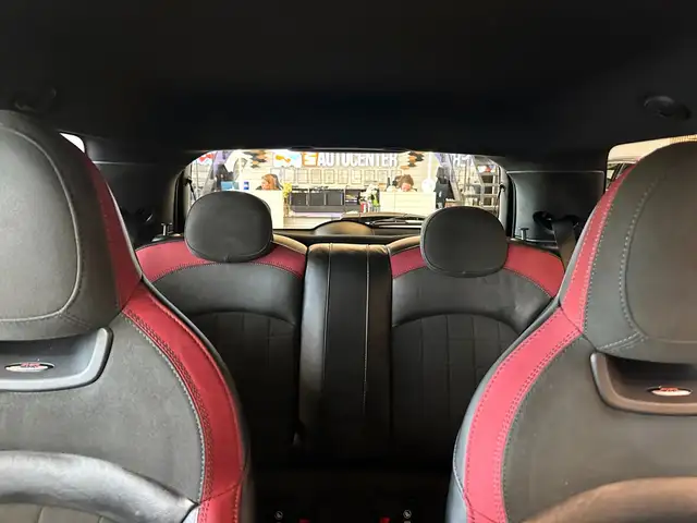 Mini Hatch view 11