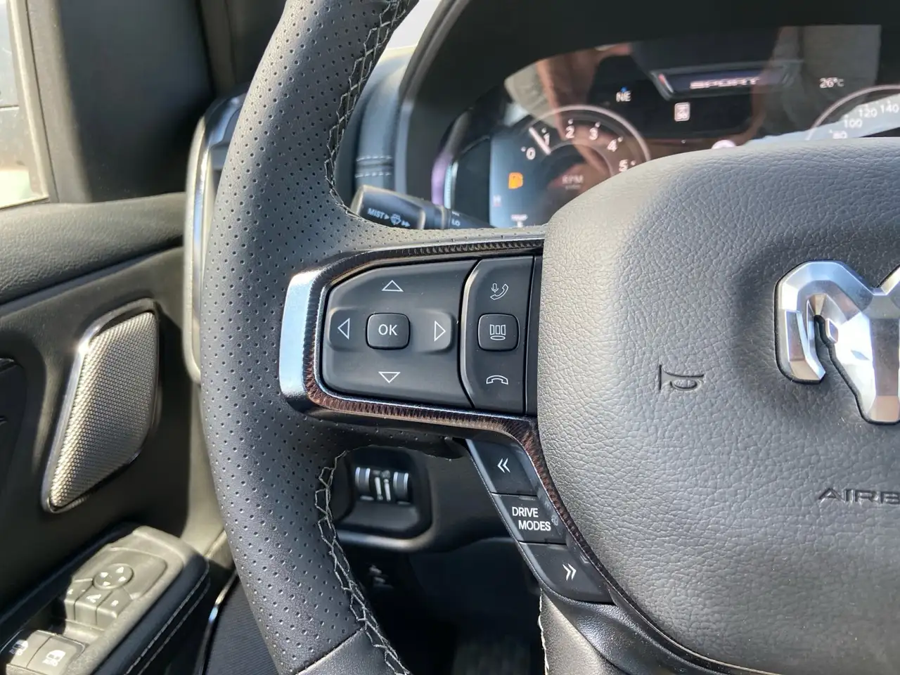 RAM 1500 снимка RAM 1500