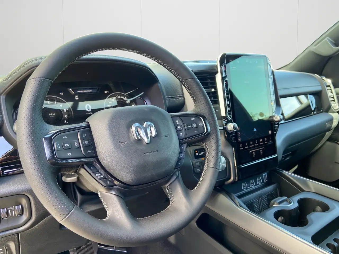 RAM 1500 снимка RAM 1500