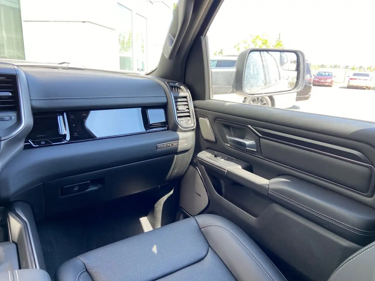 RAM 1500 снимка RAM 1500