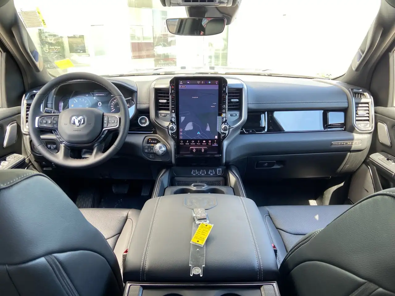 RAM 1500 снимка RAM 1500