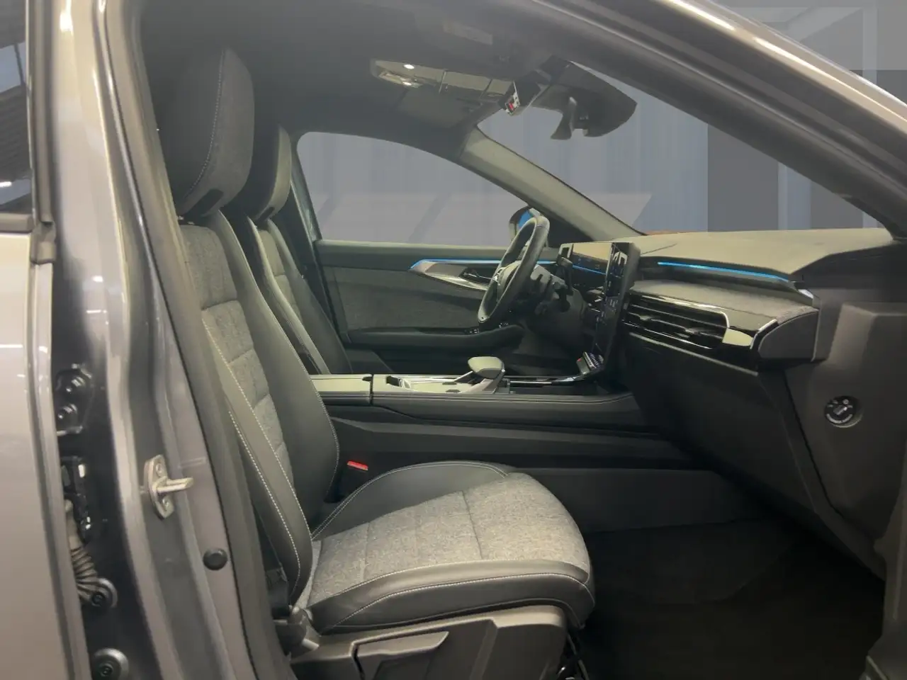 Renault Espace 6 TECHNO E-TECH 200 FULL HYBRID 7-SITZER 8
