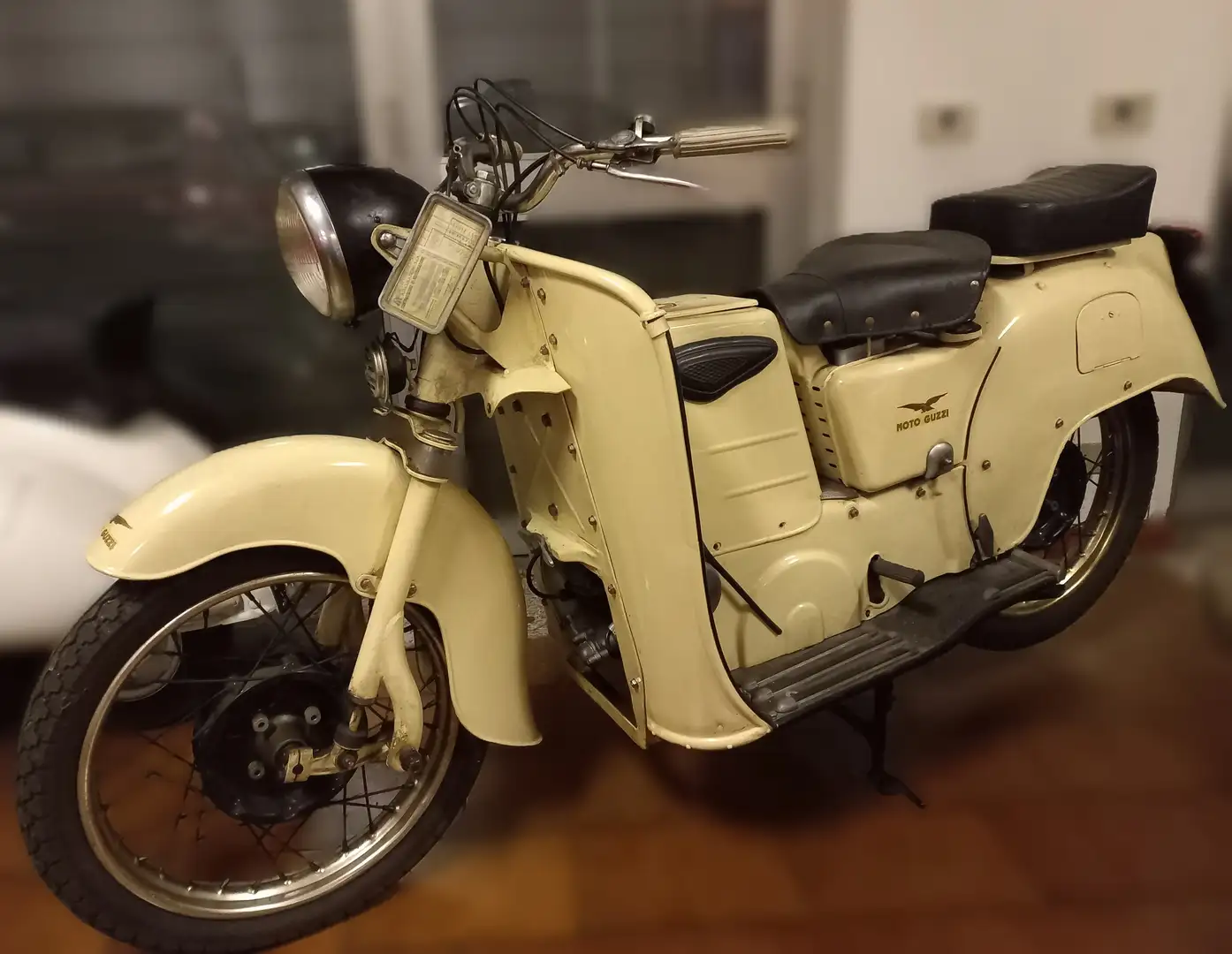 Moto Guzzi Galletto Beige - 1