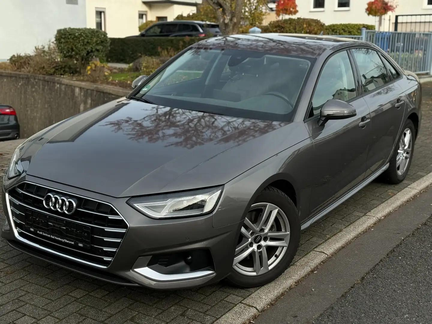 Audi A4 40 TFSI advanced/1.HAND/190PS/TÜV-08.2027 Grau - 2