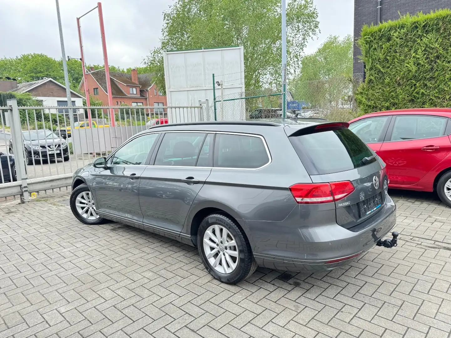 Volkswagen Passat Variant Passat Variant 1.6 TDI DSG ** 1 JAAR GARANTIE ** ! Grijs - 2