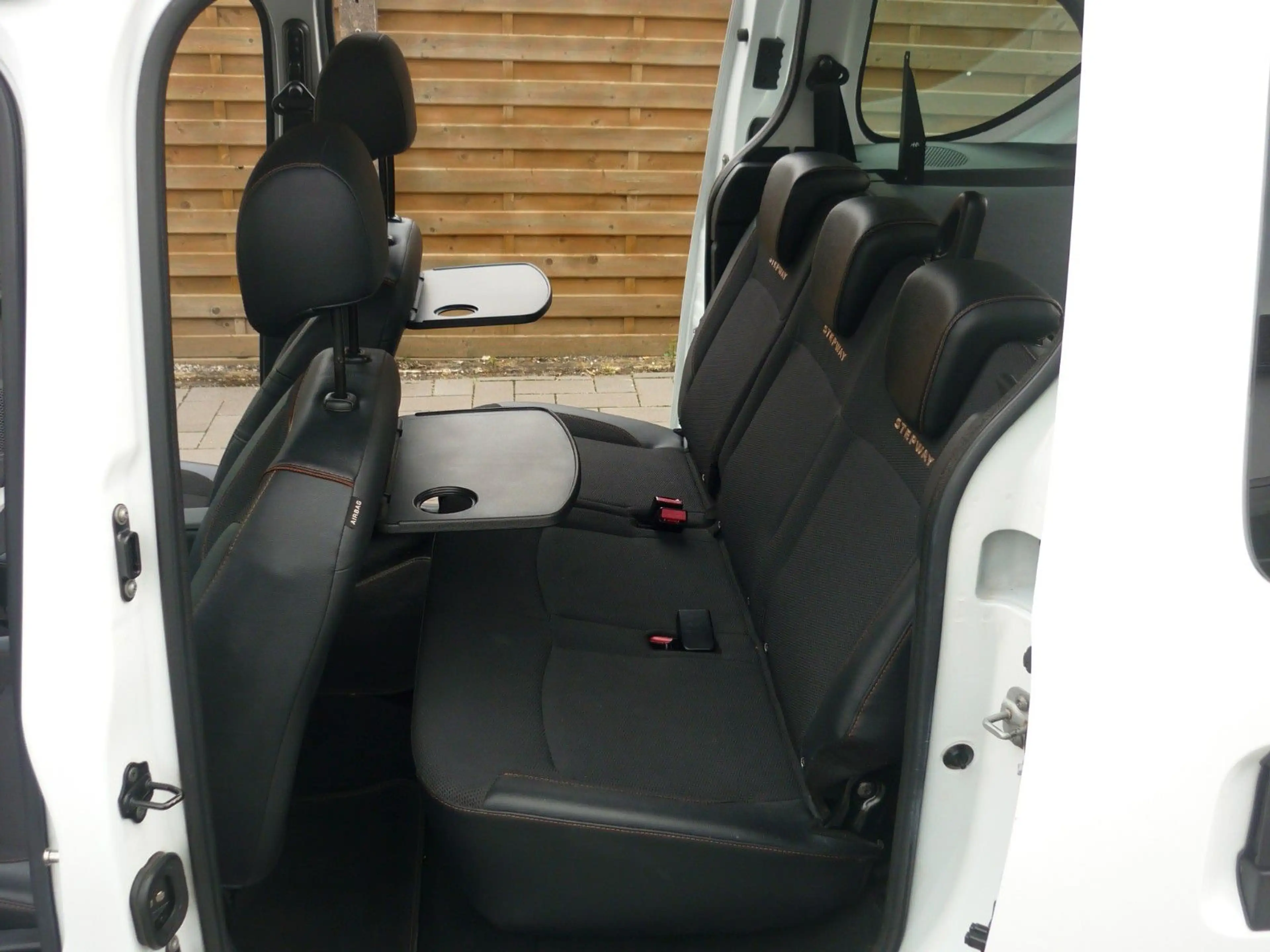 Dacia Dokker DOKKER 1,5DCI 90 STEPWAY-CELEBRATION+NAVI+TOP ! — photo 11