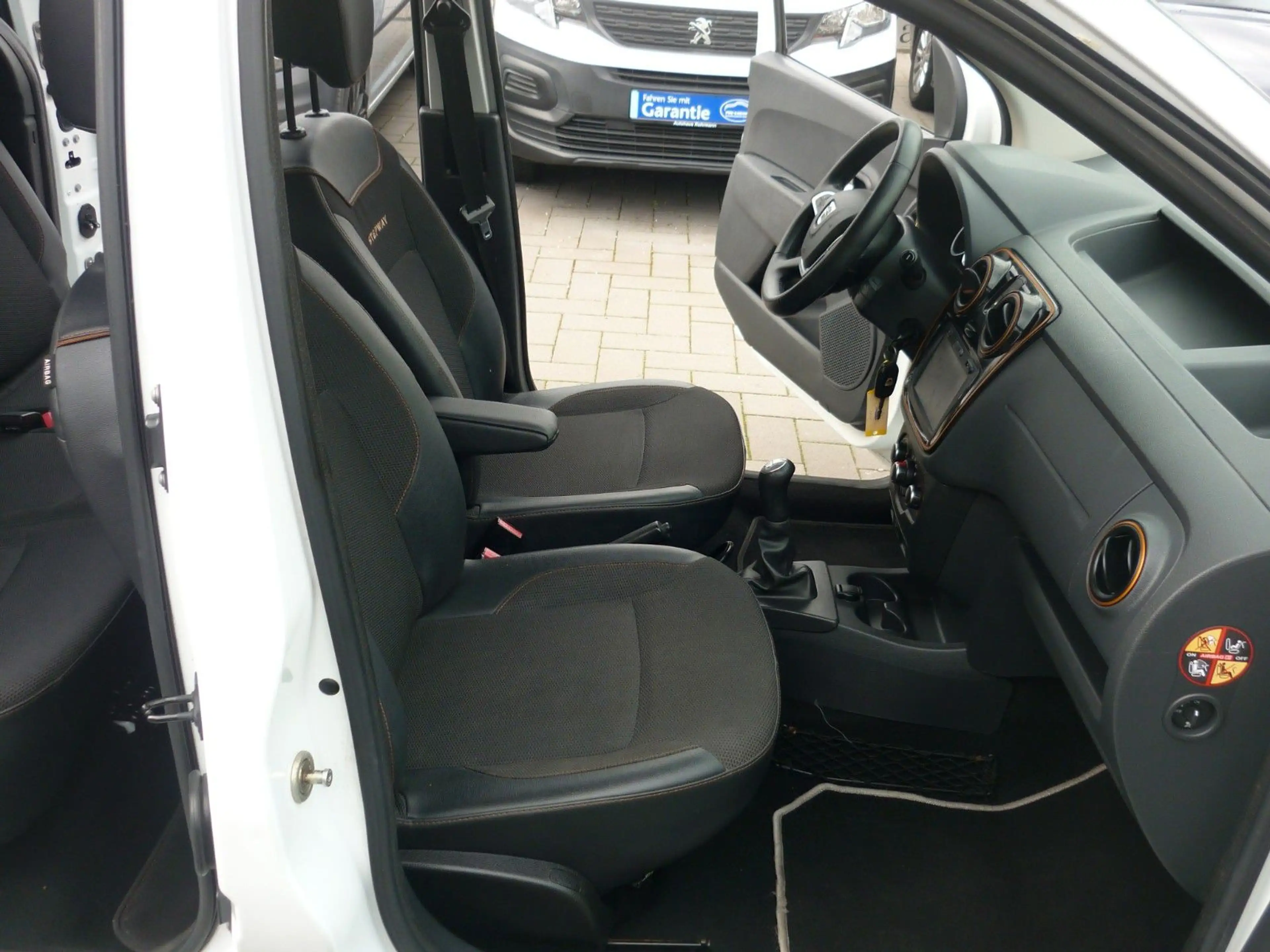 Dacia Dokker DOKKER 1,5DCI 90 STEPWAY-CELEBRATION+NAVI+TOP ! — photo 8