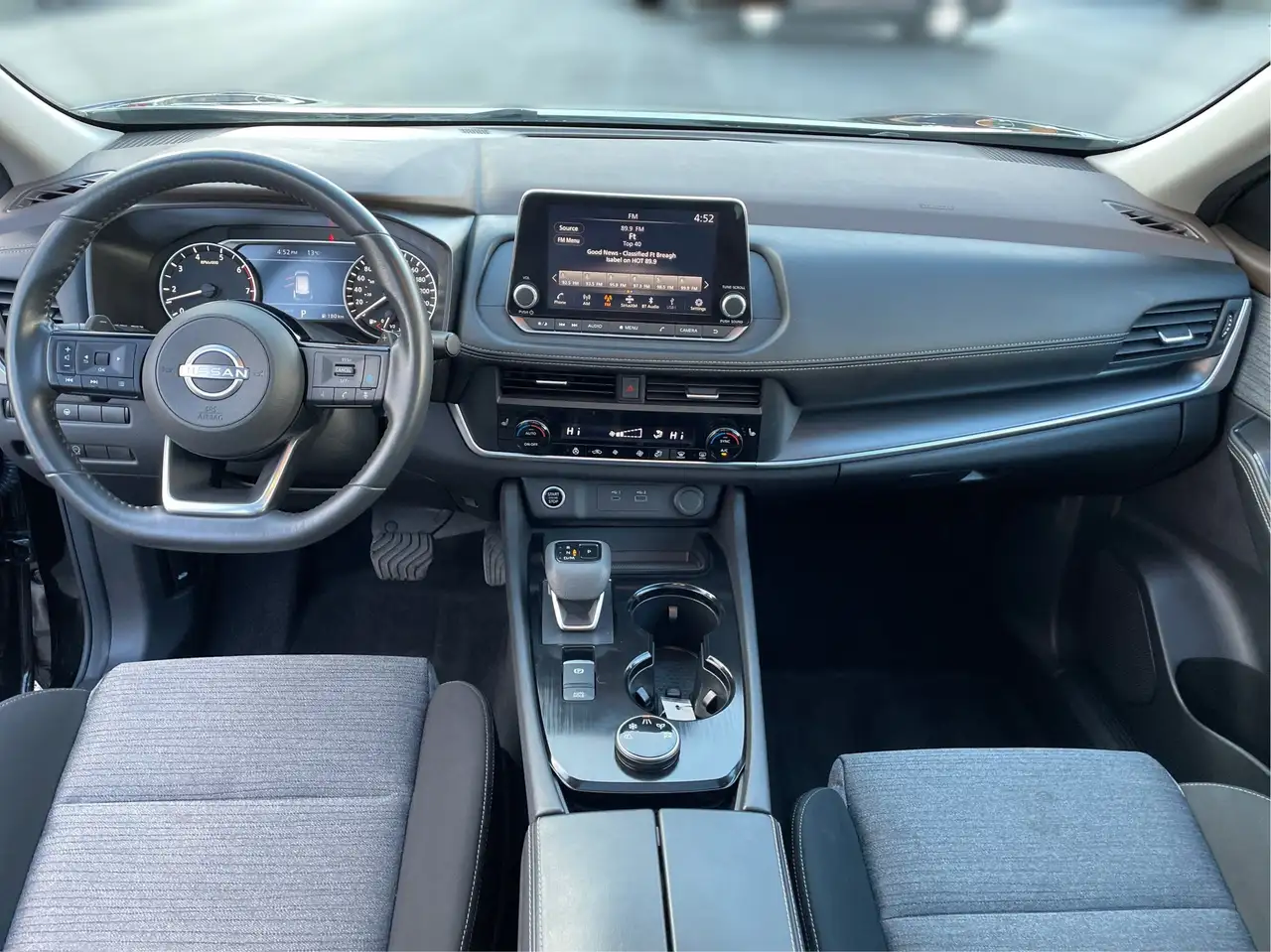 Nissan Rogue снимка Nissan Rogue