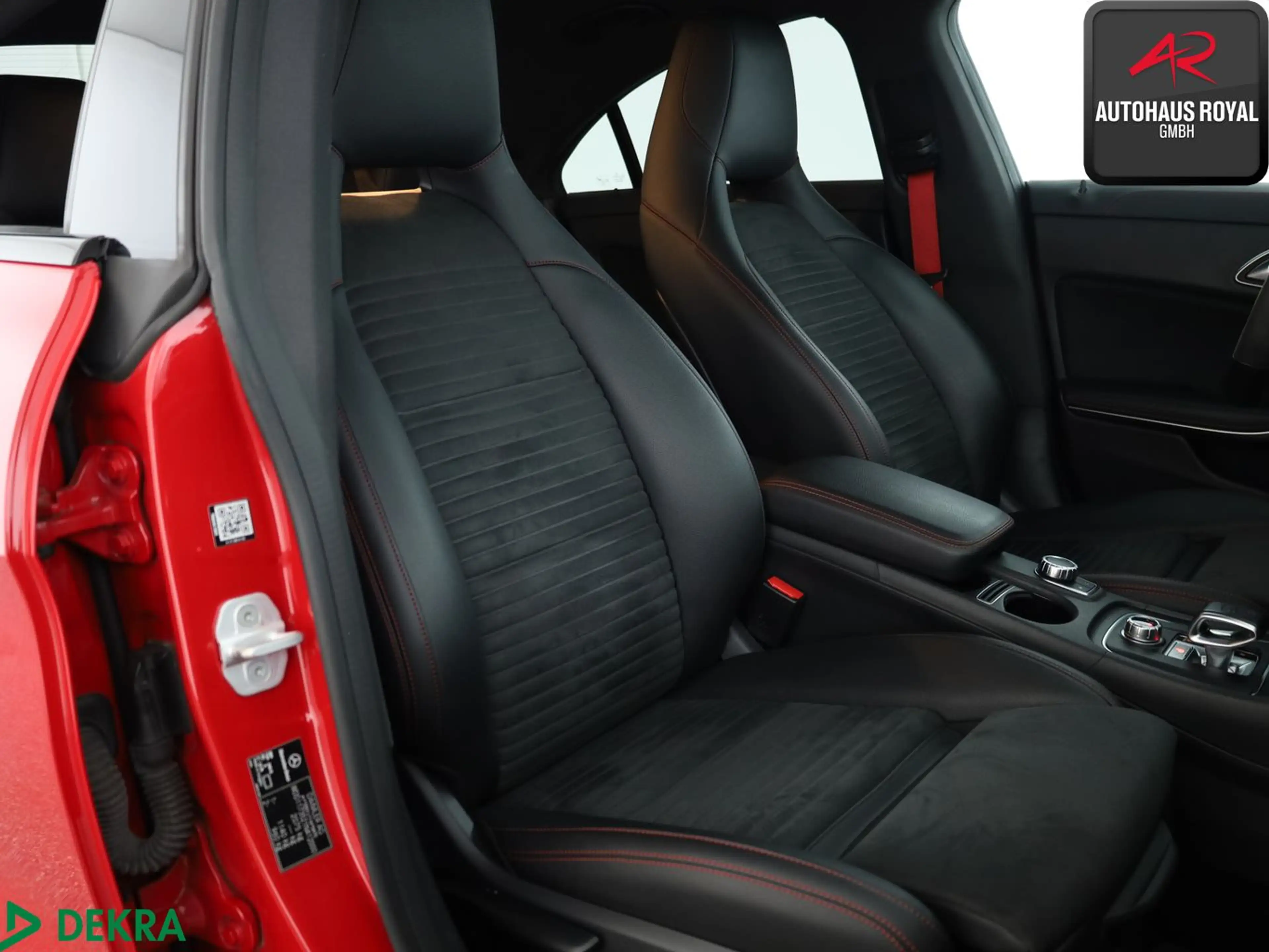 Mercedes-Benz CLA 45 AMG Coupe 4M NIGHT,HARMAN/KARDON,AMBIENTE — photo 11